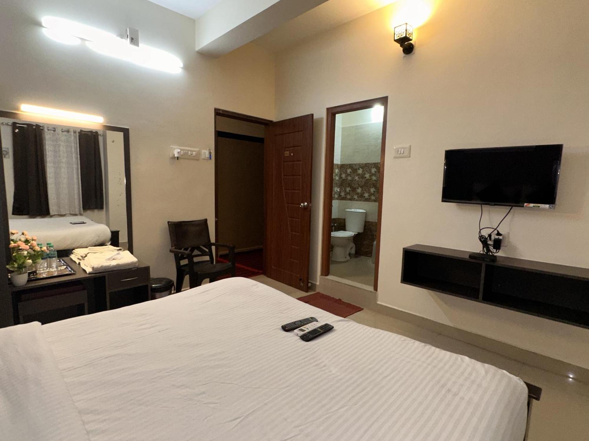 Srichand Business Class Rooms Thiruvallur Экстерьер фото